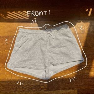 🐭Cozy Lounge shorts🐭
- H&M
- Small insicion in back (not visible from outside)